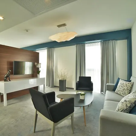 Focus Premium Conference & 4*