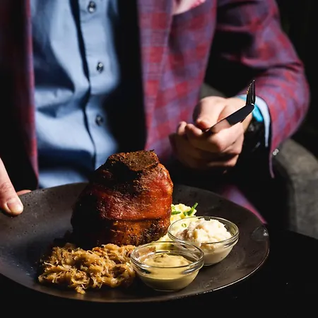 Focus Premium Conference & 4*