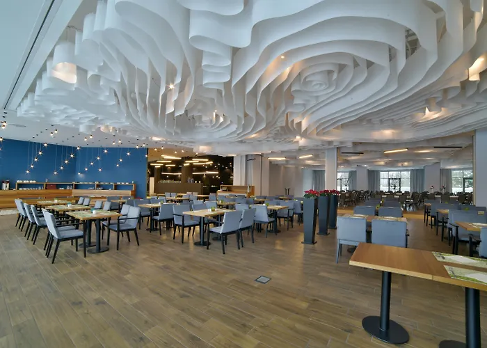 Hotel Focus Premium Conference & 4*